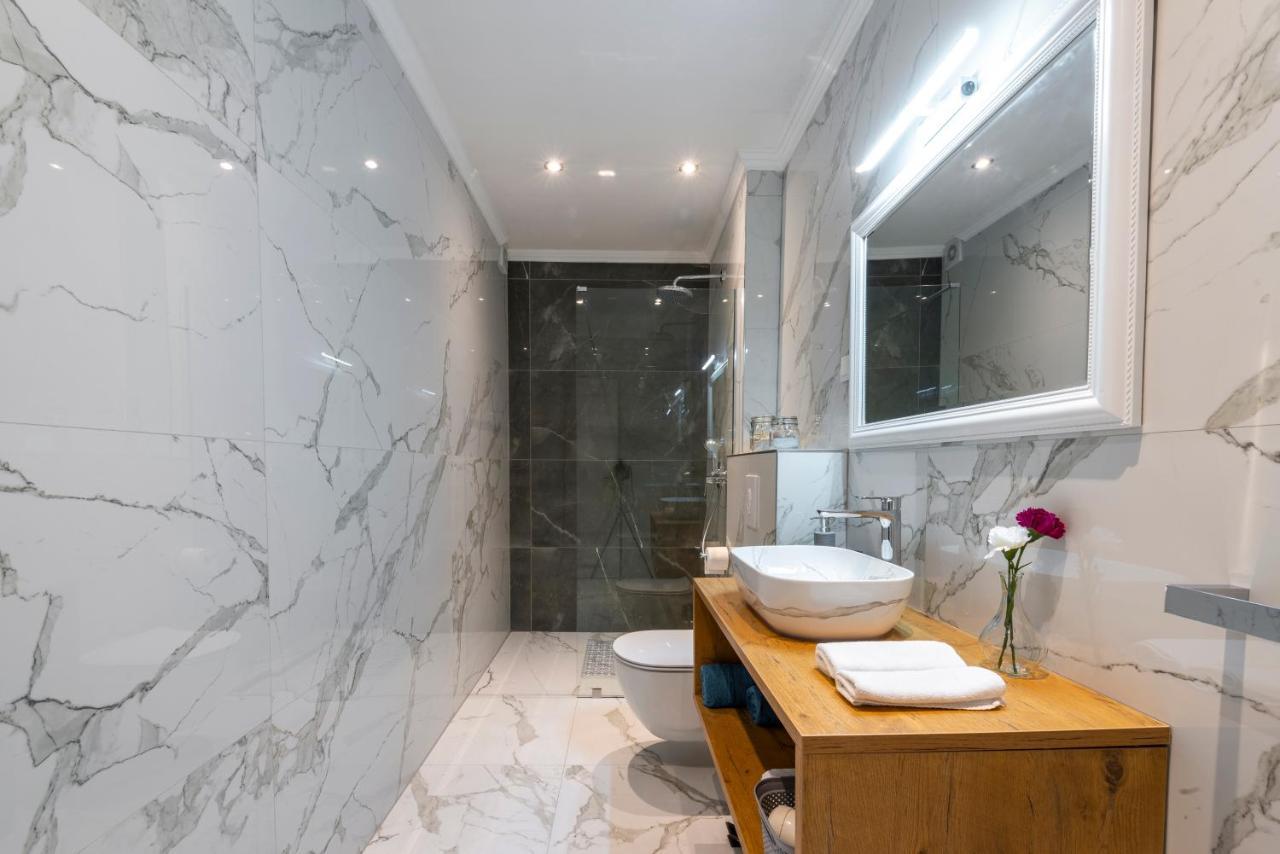 Makris No 2 Apartment